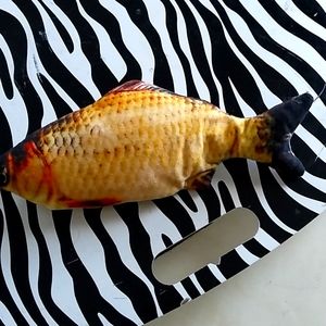 2 Cat Fish Toys, they  Wiggles, usb charge